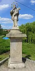 Hostěradice - socha sv. Jana Nepomuckého.jpg