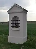 Hostim_-_výklenková_kaplička_1.jpg