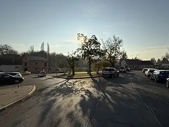 Hostivařské náměstí, pohled z Hostivařské ulice