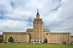 Hotel International postavený ve stylu sorely