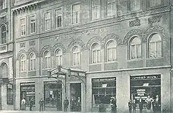 Hotel Royal (asi 1906), dřívější Kavárna u nádraží
