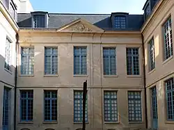 Pohled na hôtel de Mongelas ze dvora