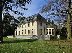 Hrádek nad Nisou - Schubertova vila čp. 471 (stav duben 2024) (4).jpg