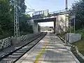 Pohled na nástupiště ze severu, silniční most