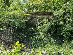 Zbytky původního stavení