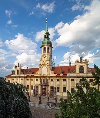 Loretánské náměstí a Loreta