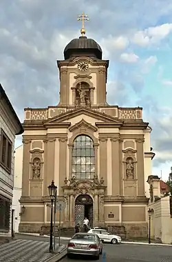 Kdysi klášterní kostel svatého Jana Nepomuckého na Hradčanech