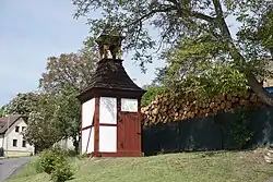 Hradečno - zvonička (2).jpg