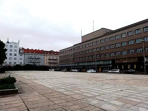 Ulrichovo náměstí s budovou ředitelství ČSD (1927–1932)