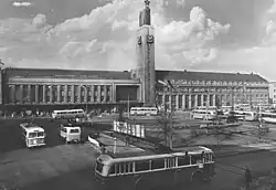 Projíždějící trolejbusy na konci 60. let