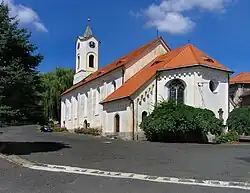 Farní kostel sv. Barbory v Hrobu