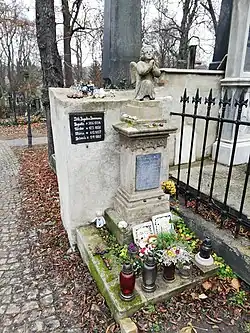 Celkový pohled na hrob