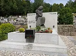 Hronov - hrob Aloise Jiráska (stav červen 2024).jpg