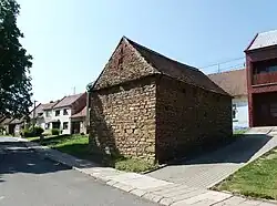 Hrubá Vrbka, komora u č. p. 76.jpg