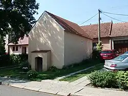 Hrubá Vrbka, komora u č. p. 79.jpg