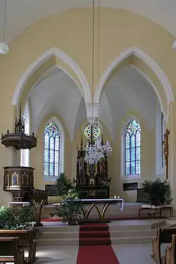 Detail presbytáře kostela sv. Josefa v Hrubé Skále