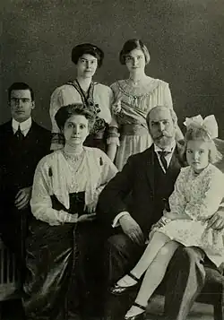 Charles Evans Hughes se svou rodinou