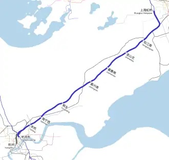 Mapa trati (modře) s vyznačenými stanicemi