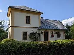 Hukvaldy - památník Leoše Janáčka čp. 79 - dům (stav červenec 2024) (2).jpg