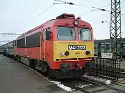 Lokomotiva 418.313 se starým označením.