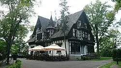 Lovecký zámeček u obce Kobiór