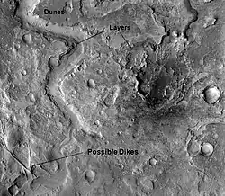 Údolí Huo Hsing Vallis (HiRISE)