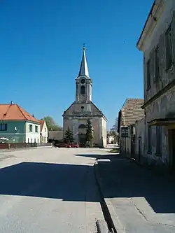 Farní kostel sv. Jakuba Staršího v Hůrkách.