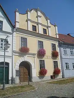 Husova knihovna, Sezimovo náměstí 9, 588 13 Polná