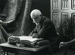 Francouzský spisovatel, literární a výtvarný kritik Joris Karl Huysmans, 1900