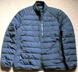 Tkanina s vypratelnou hydrofobní úpravou