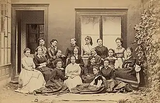 Hynek Fiedler: Zasloužilé členky Amerického klubu dam (okolo roku 1870)