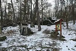 Zastavení naučné stezky u průzkumné štoly