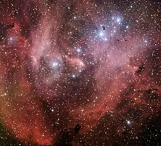 Emisní mlhovina IC 2944 na snímku z dalekohledu o průměru 2,2 m na observatoři La Silla. Autor: ESO.