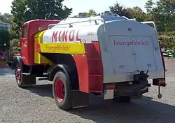 IFA S4000-1 jako cisterna pro přepravu pohonných látek