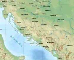 Mapa zobrazující přibližné rozložení ilyrských kmenů a jejich sousedů.