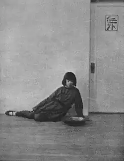 V tanečním studiu, 1922