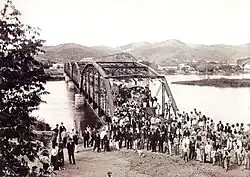 Slavnostní otevření železničního mostu přes řeku Paraíba, Rio de Janeiro, Brazílie, asi 1888