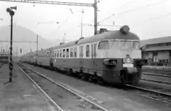 Jednotka řady M 298.0 v Mostě v roce 1975