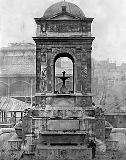 Fontána Neviňátek před rekonstrukcí, 1847, sbírka Musée Carnavalet, Paříž