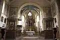 Interiér kostela (pohled do presbytáře)