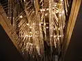 Světelné podhledy v Poslanecké sněmovně na Malé straně (detail), 80. léta 20. století, křišťálové broušené trubice