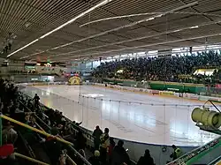 Interiér zimního stadionu Na Lapači