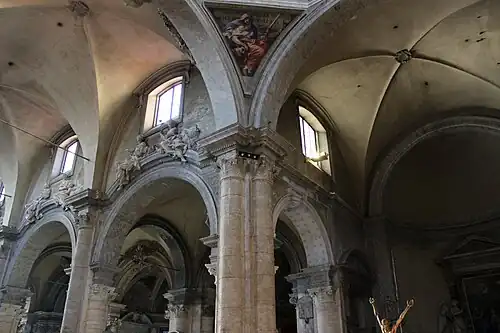 Křížení lodi a transeptu