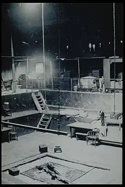 Interiér domu náčelníka lidu kmene Wiaha, Masset, 1884