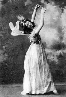 Isadora Duncanová jako první víla ve Snu noci svatojánské, 1896