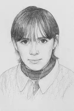 Kresba tužkou, která zobrazuje mladou dívku