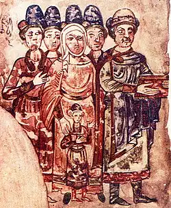 Jaroslav (uprostřed) se svou rodinou