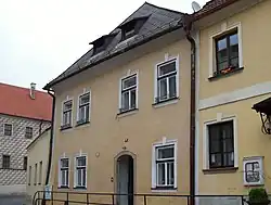 J Hradec, Balbínovo nám 16.jpg