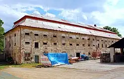 Jablonné v P Nový Falkenburk stodola.jpg