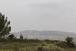 Výhled na Tal Ásúr z izraelské osady Beit El